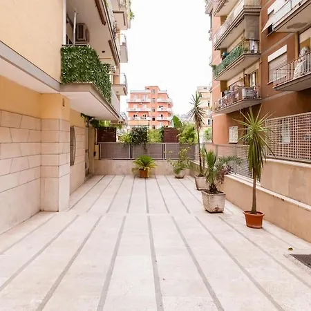 Bdc - Rome, Open City! 3-bdr! Apartment