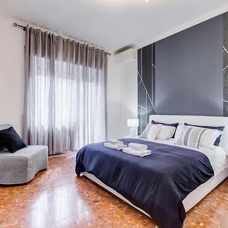 Appartement Bdc - Rome, Open City! 3-bdr!