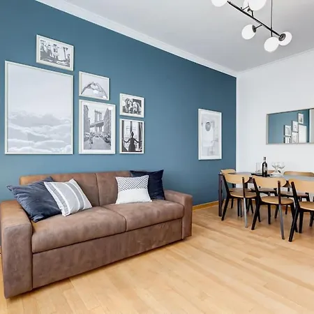 Bdc - Rome, Open City! 3-bdr! *