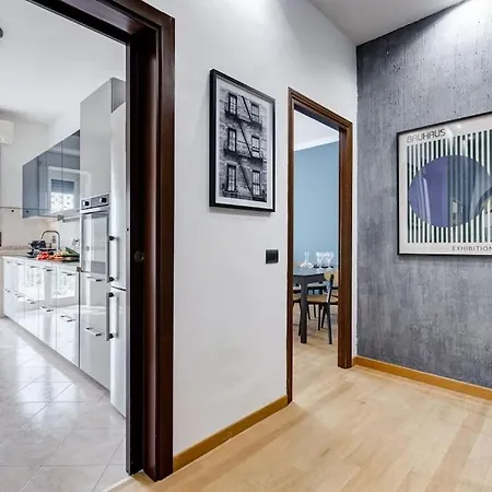 Bdc - Rome, Open City! 3-bdr! *